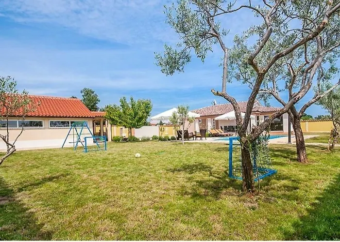Zafirah Villa
