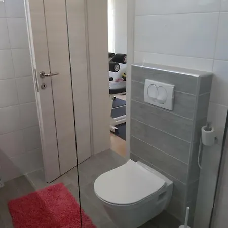 Vila Zafirah Pula